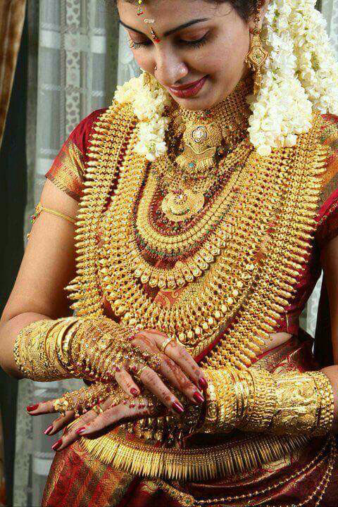 5kgs of gold kerala bride - Courtesy Bharathi Gopalan
